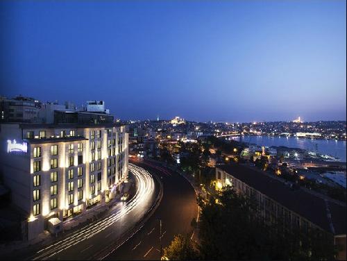 Radisson Blu Hotel istanbul Pera transfer
